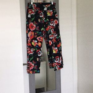 Attire New York Capri pants